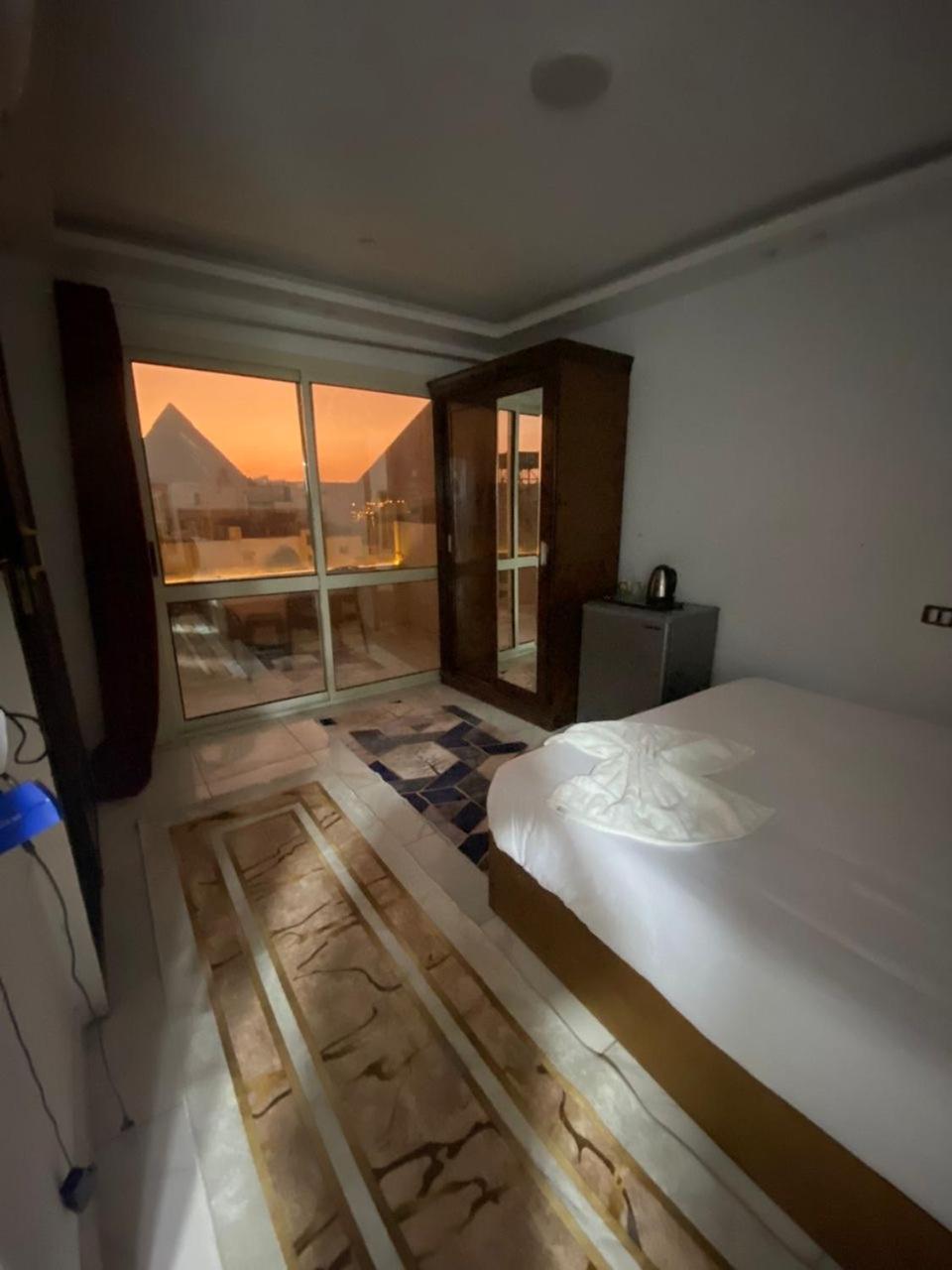 Middle East Pyramids Hotel Kafrat al Jabal Bagian luar foto