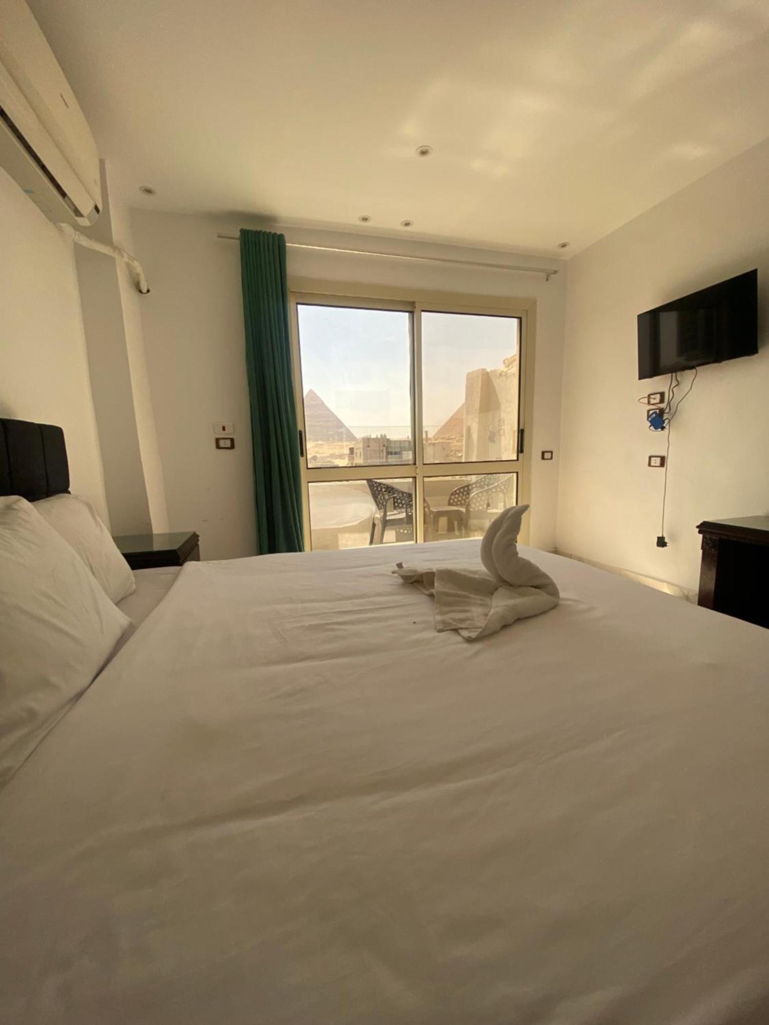 Middle East Pyramids Hotel Kafrat al Jabal Bagian luar foto