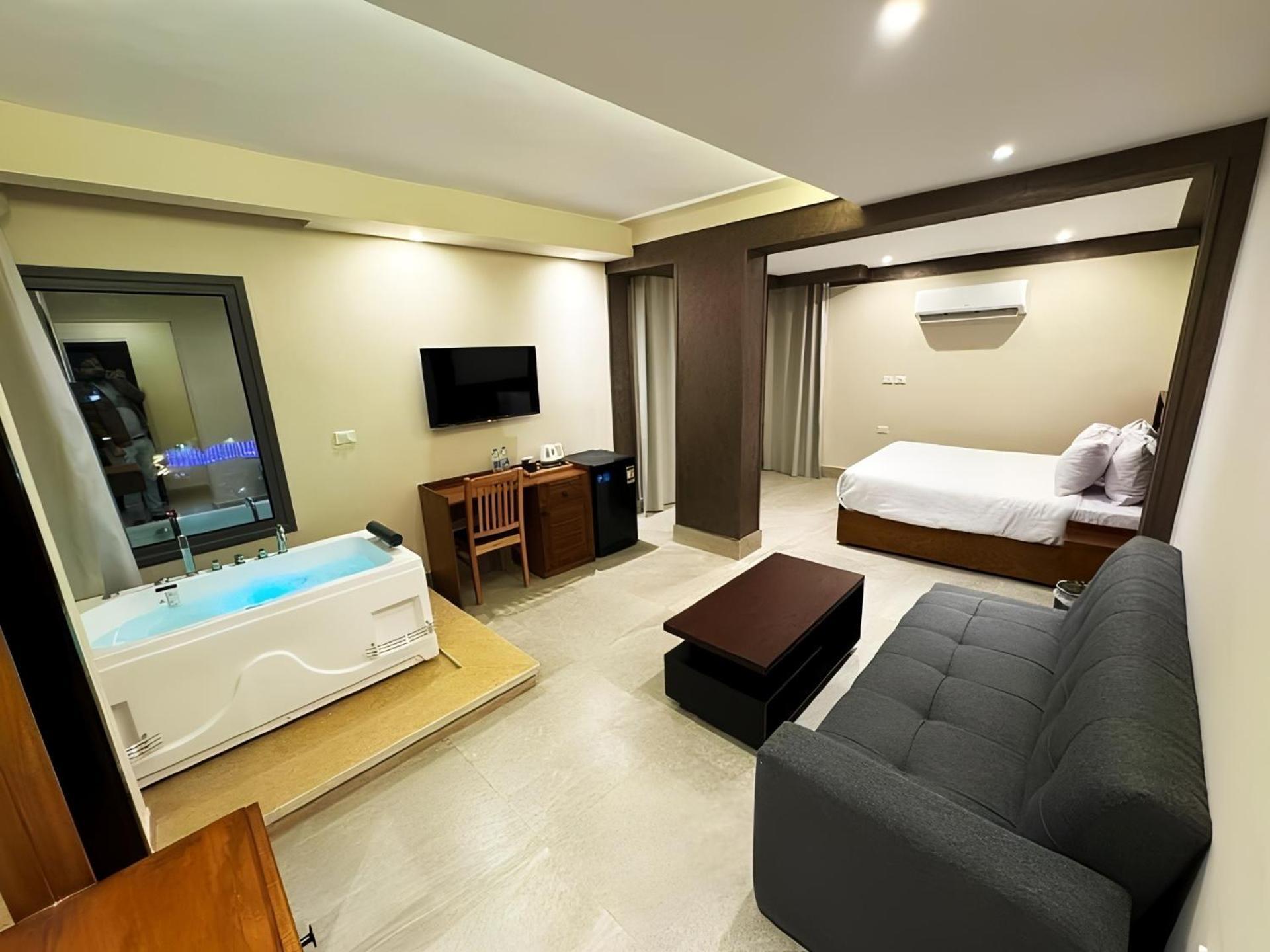 Middle East Pyramids Hotel Kafrat al Jabal Bagian luar foto