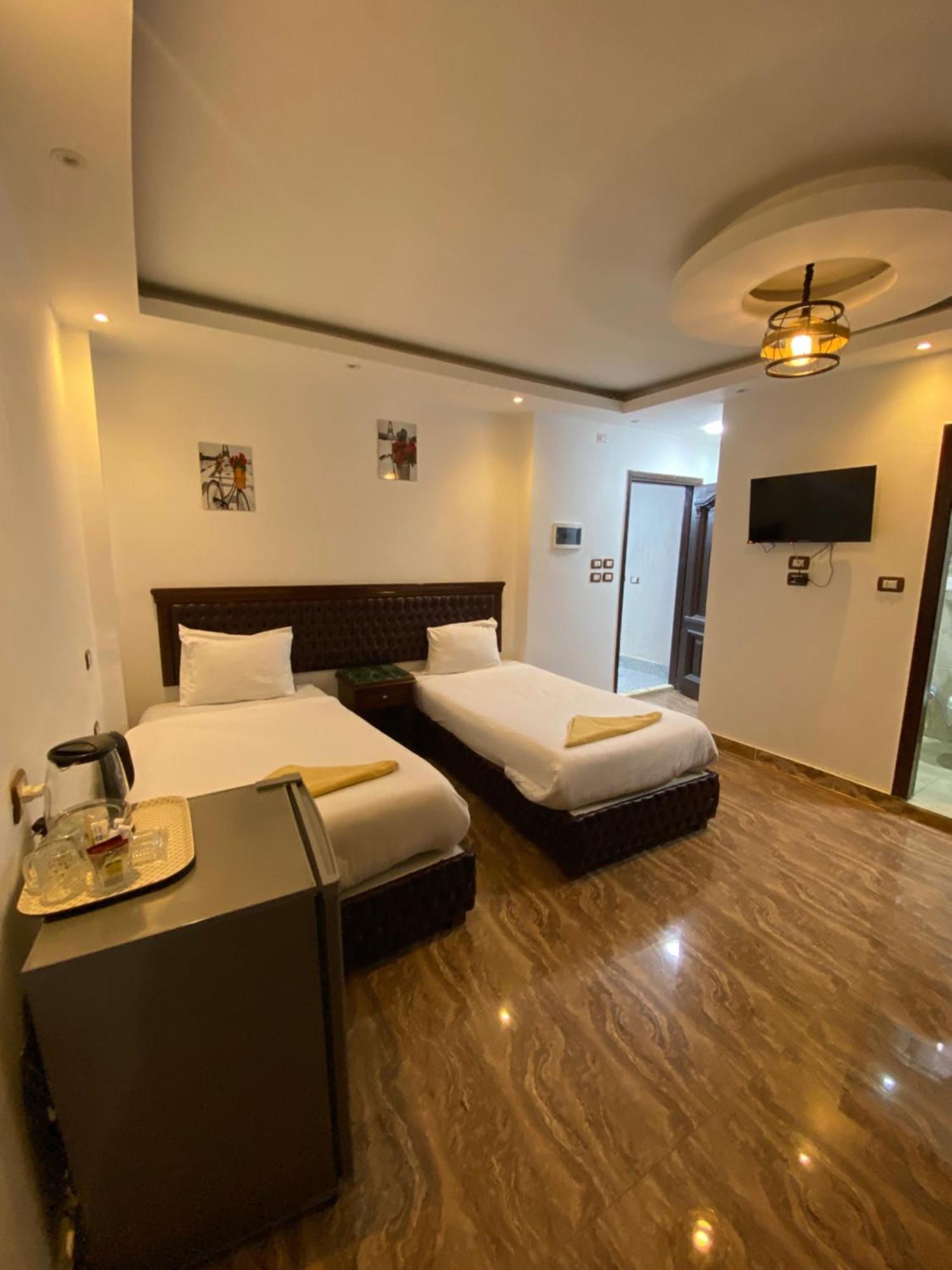 Middle East Pyramids Hotel Kafrat al Jabal Bagian luar foto
